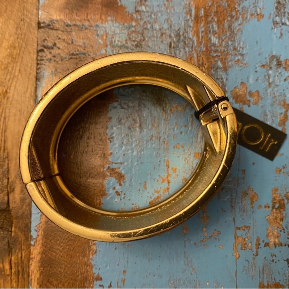 nOir Gold Hammered Cuff Bracelet - Picture 4 of 7